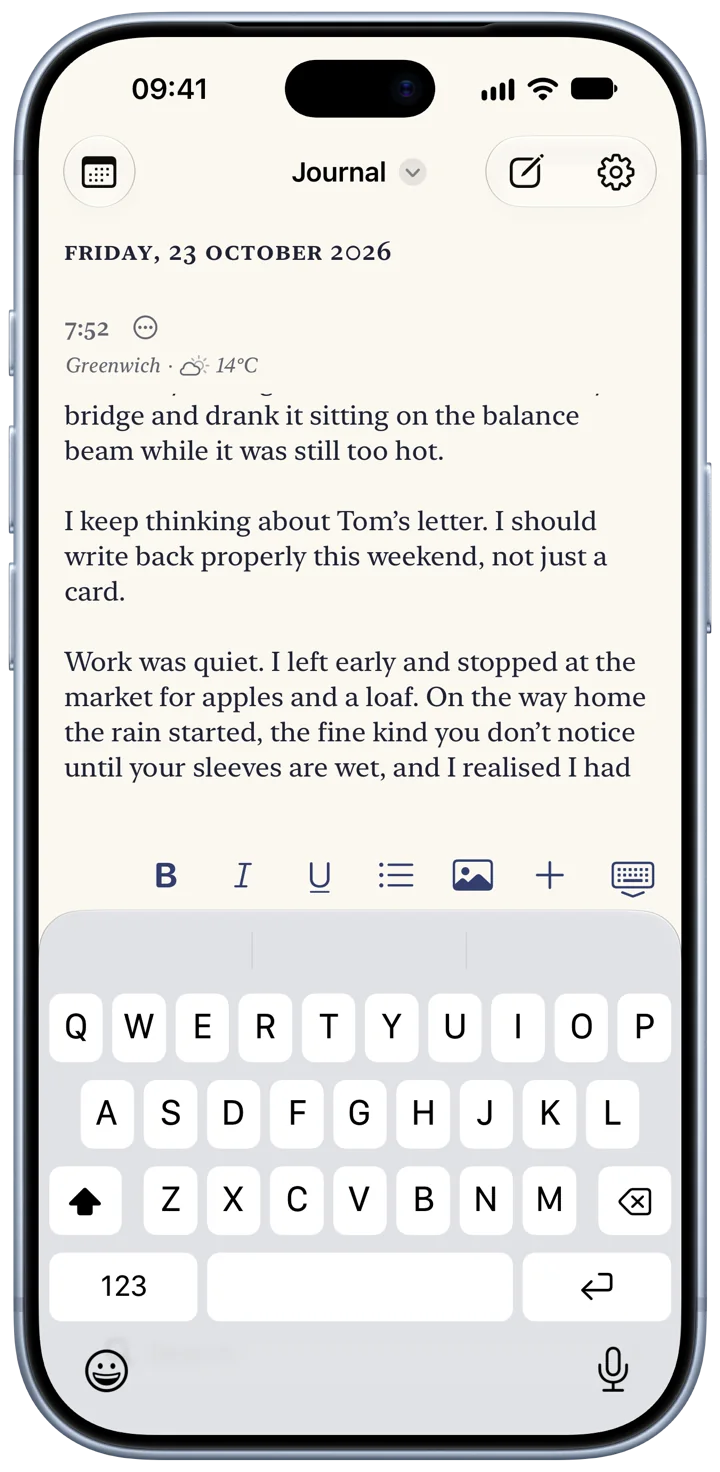 A Bifolio entry being written on an iPhone, with the keyboard up and the formatting bar above it.